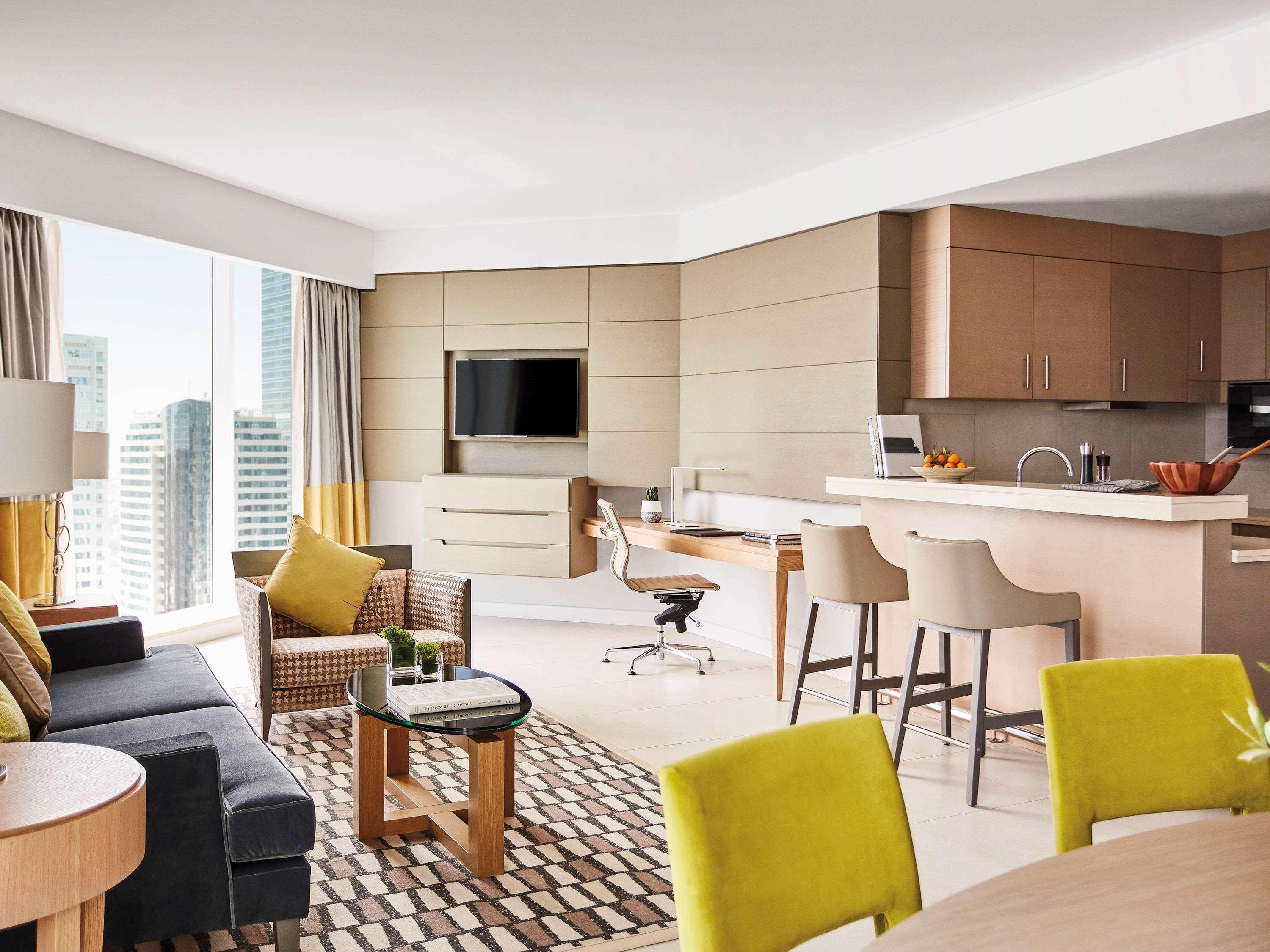 Hotel Pullman West Bay 5*