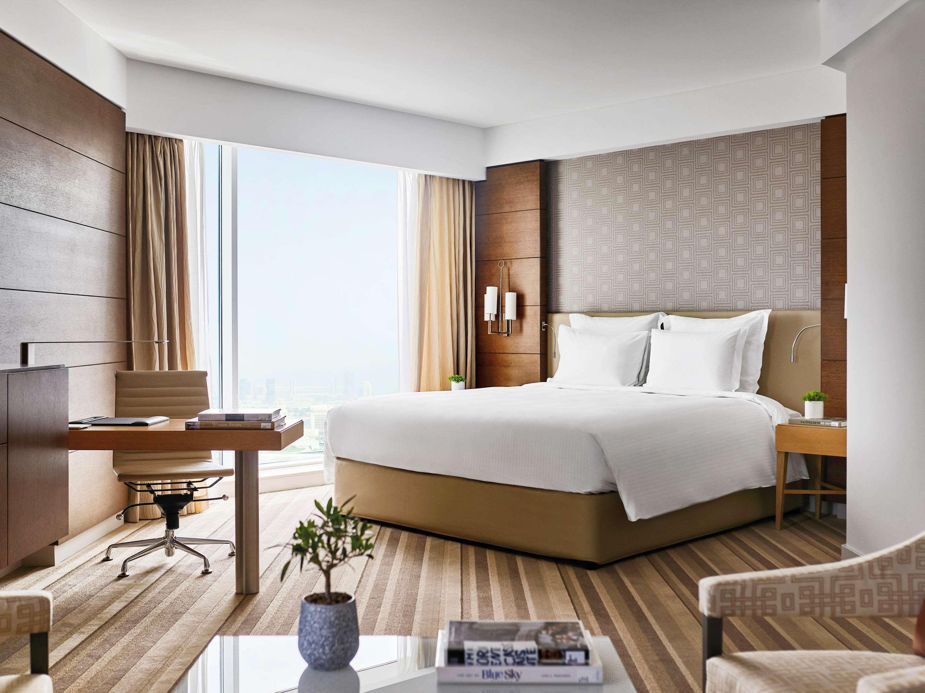 Pullman West Bay Доха