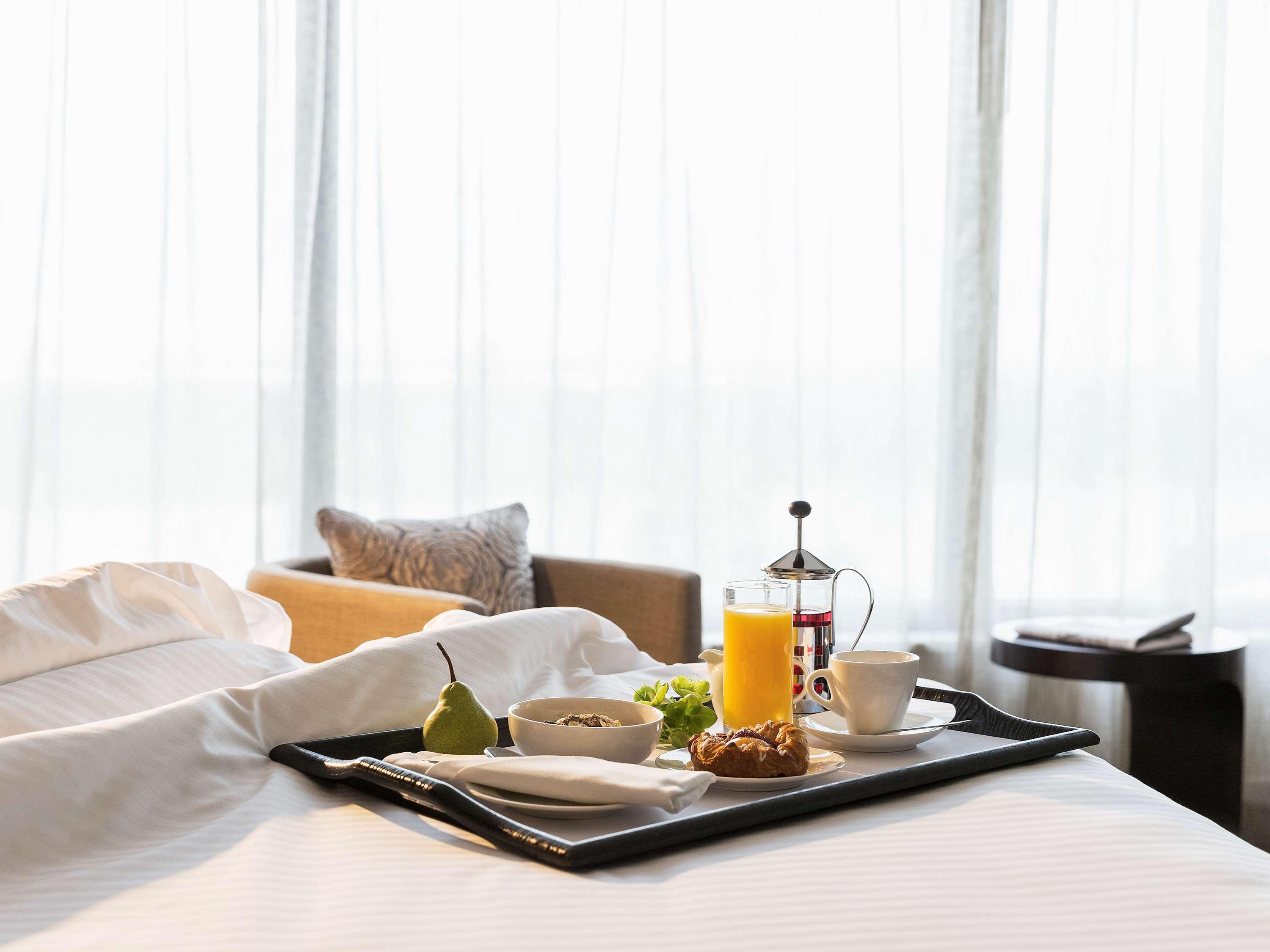Pullman West Bay Готель Доха