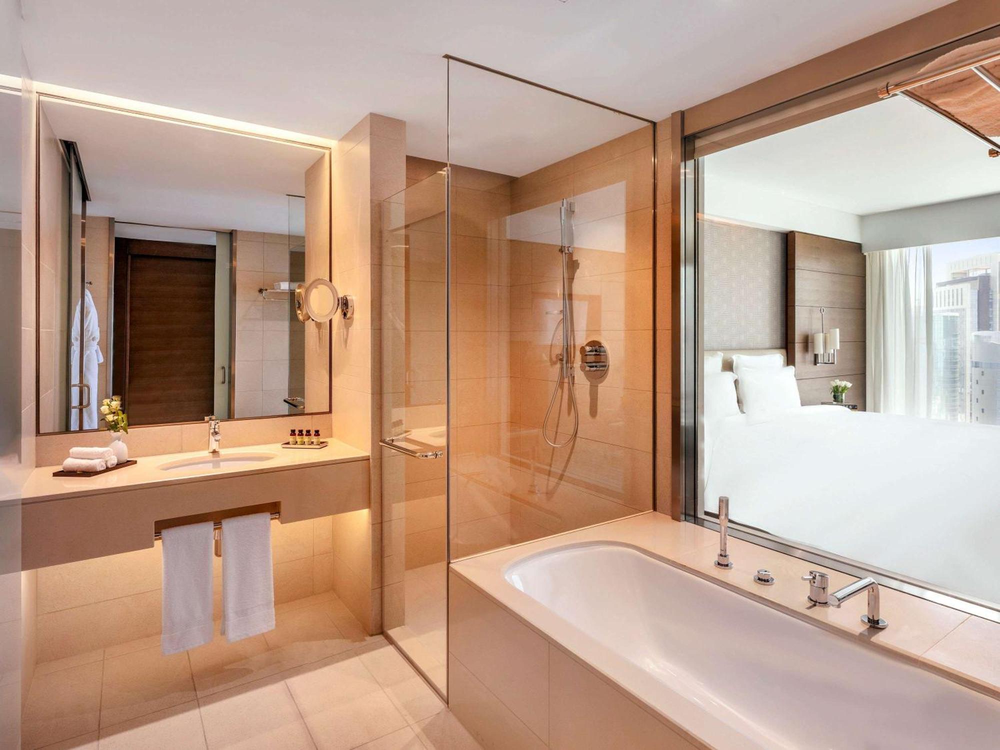 Готель Pullman West Bay