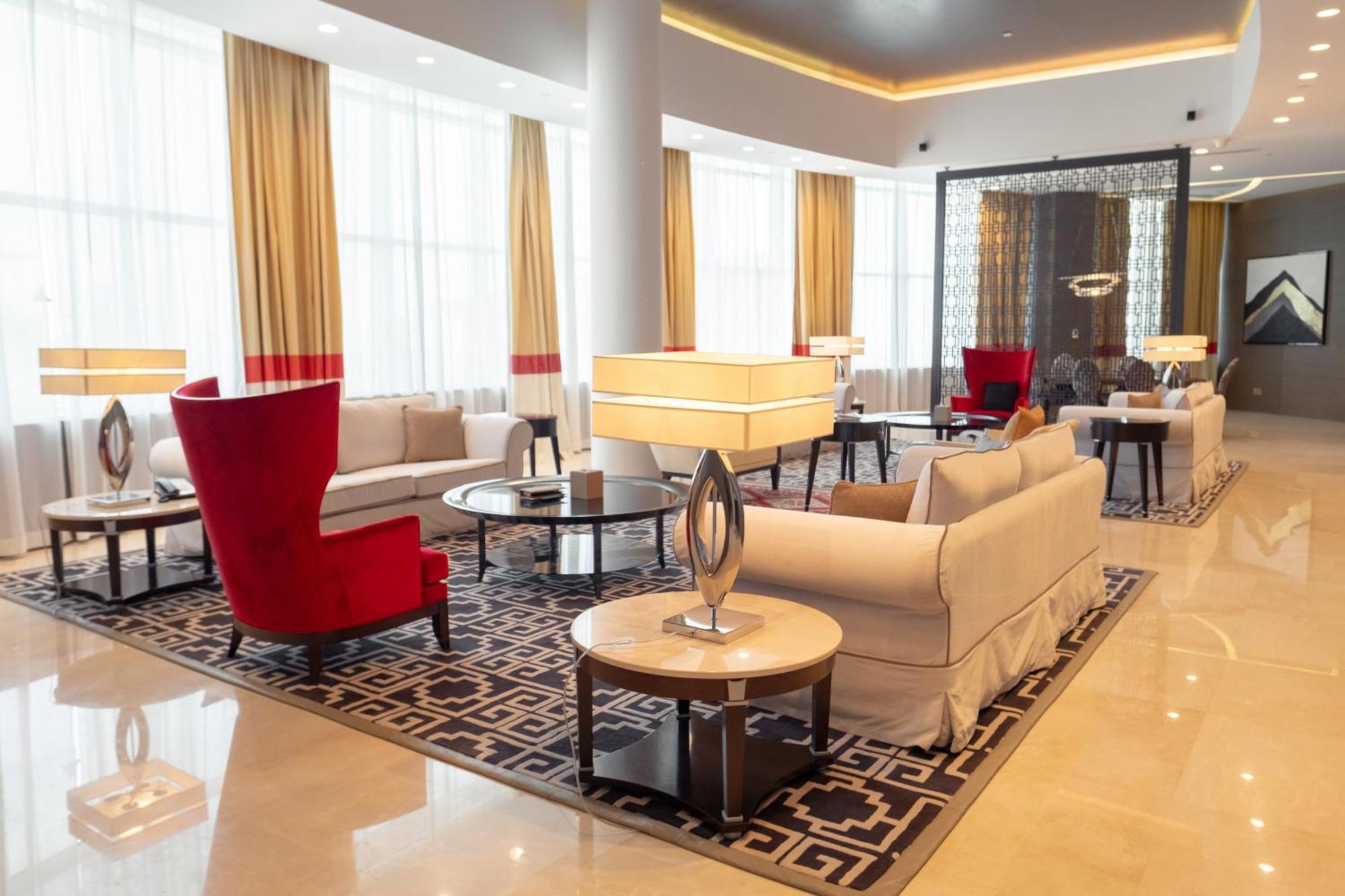 Готель Pullman West Bay