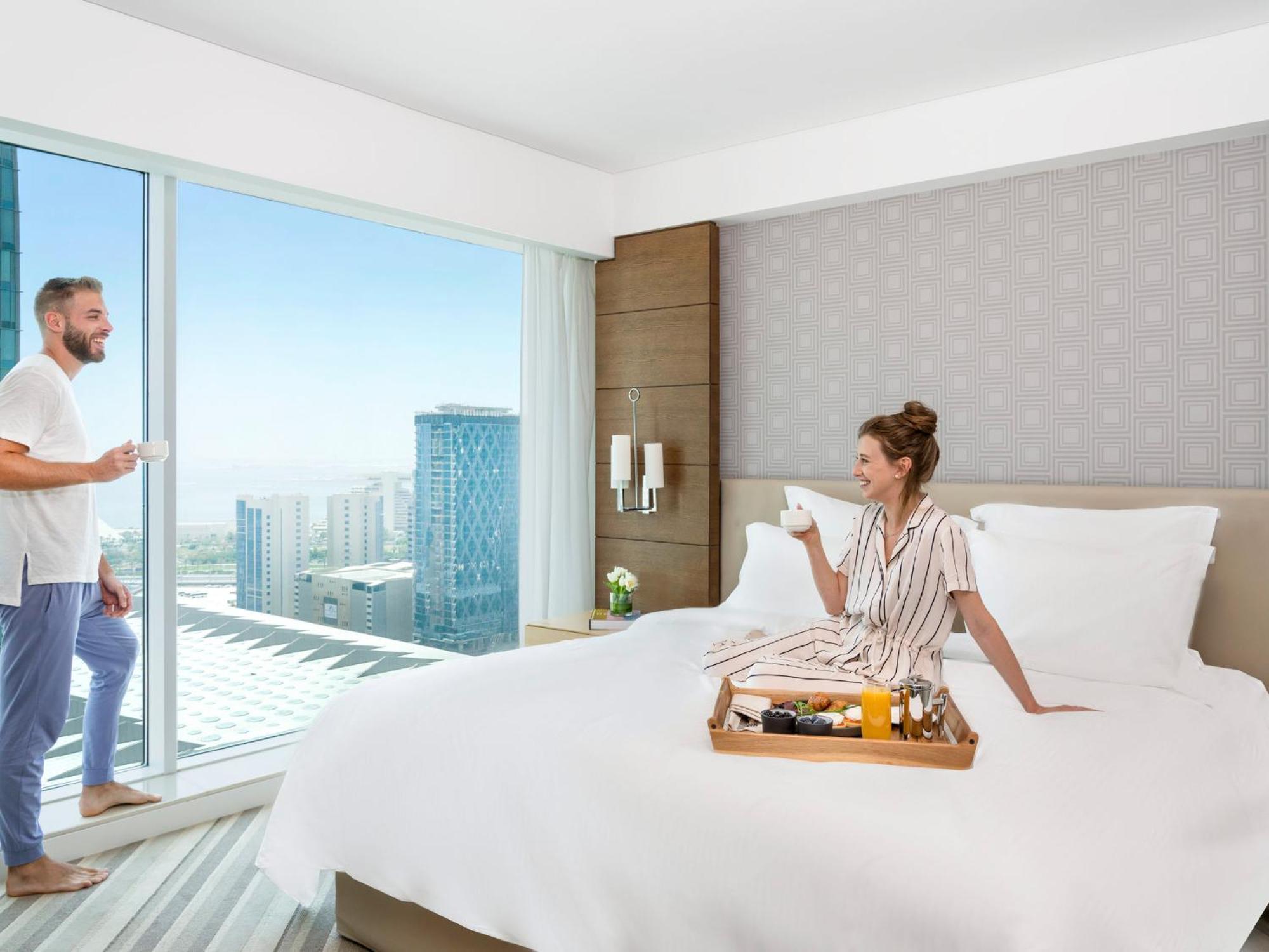 Pullman West Bay Готель 5*